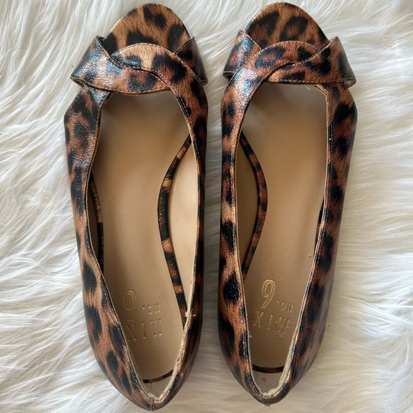 Leopard Print Open Toe Flats Women’s Size 8 - Picture 1 of 4